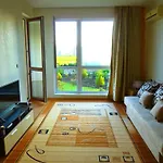 Апартамент Panoramic Sea View Равда